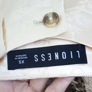 Lioness Cream Floral Patterned Shorts